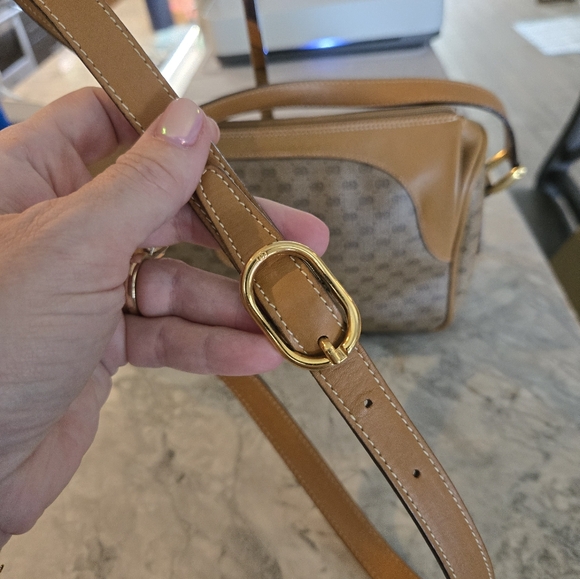 GUCCI Crossbody Bag - Picture 10 of 12